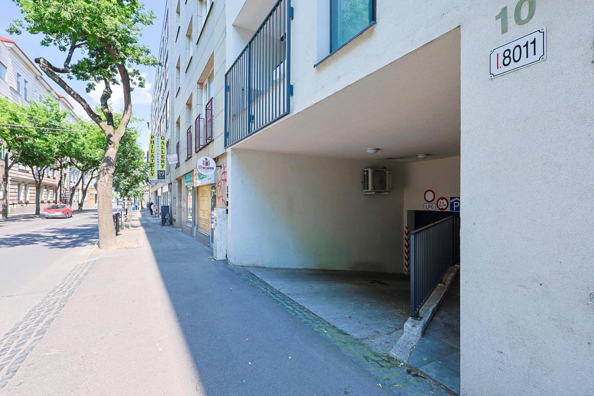 Adamick Place In City Centre With Free Parking Appartement Bratislava Buitenkant foto